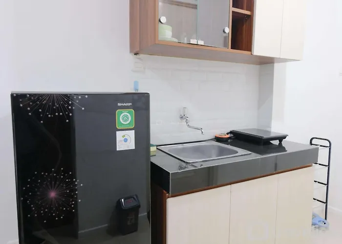 Modern Classic Studio At Apartment Parahyangan Residence By Travelio
