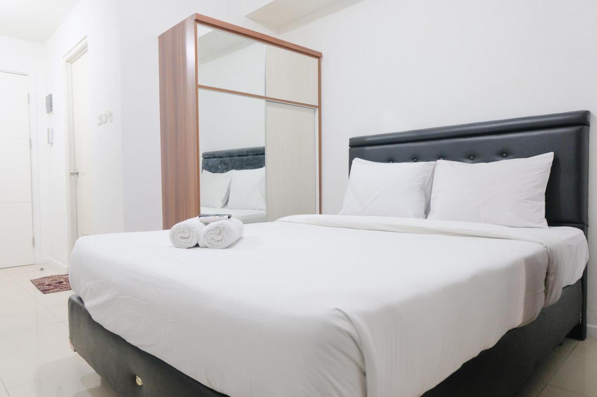 Modern Classic At Parahyangan By Travelio Apartemen