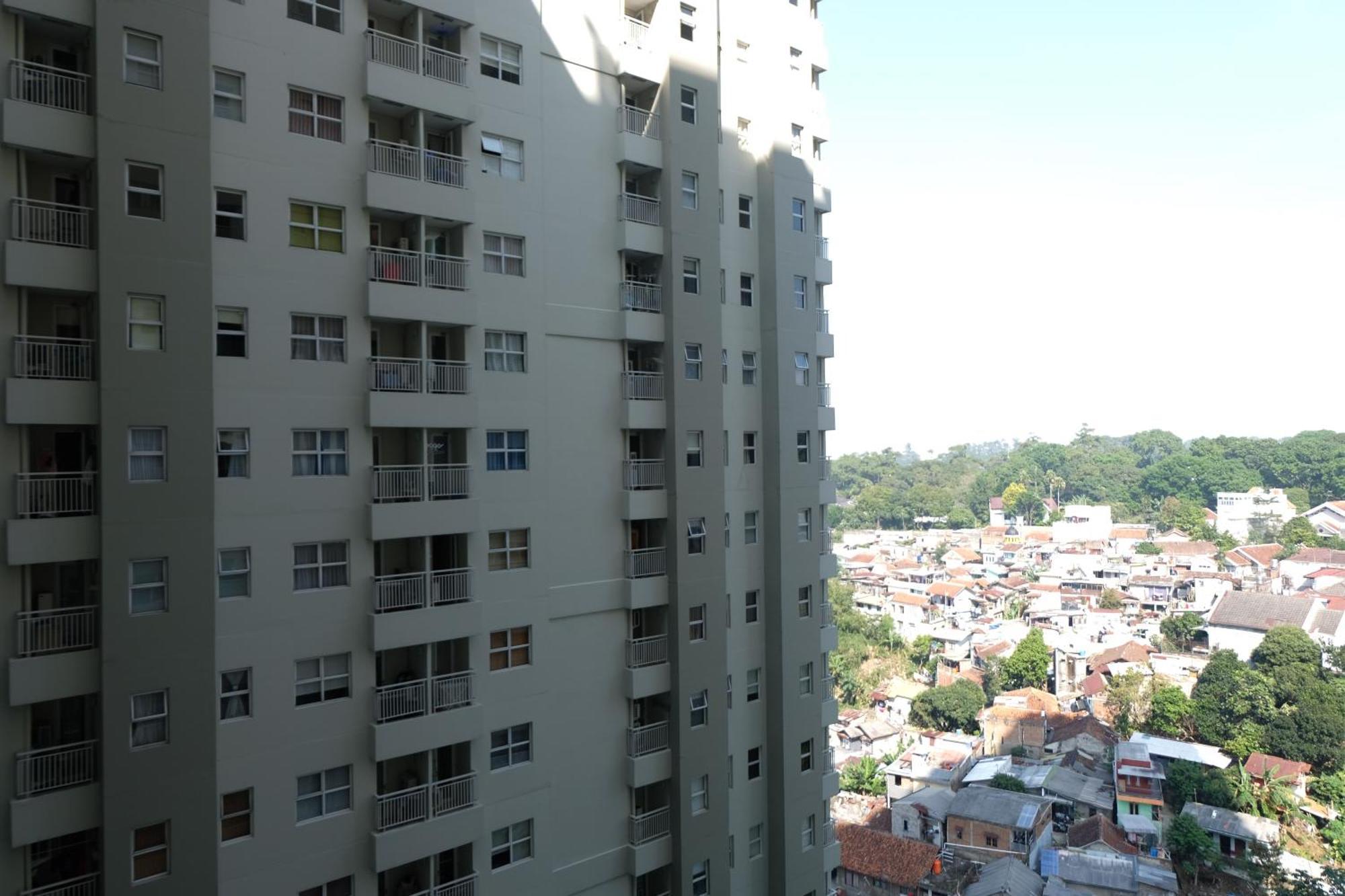 Apartemen Modern Classic At Parahyangan By Travelio Bandung